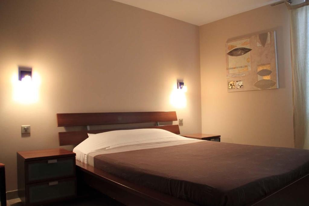 Auberge De Bonpas Logis De France Hotel Avignon Room photo